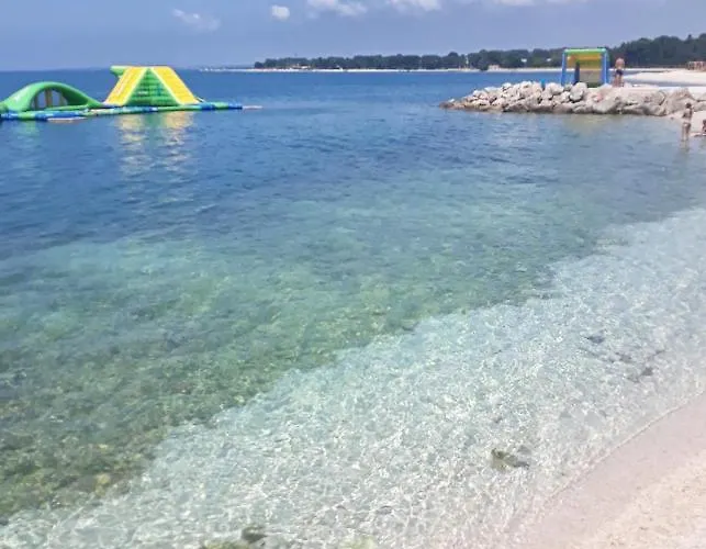 With A Parking Space - 11288 풀라