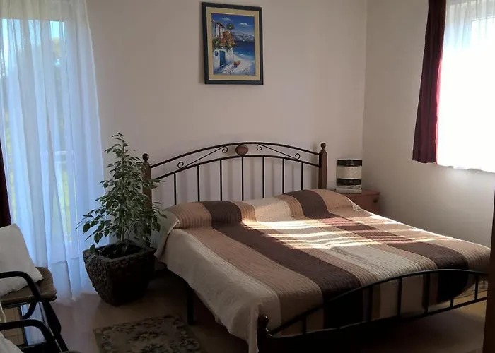 With A Parking Space - 11288 * 풀라