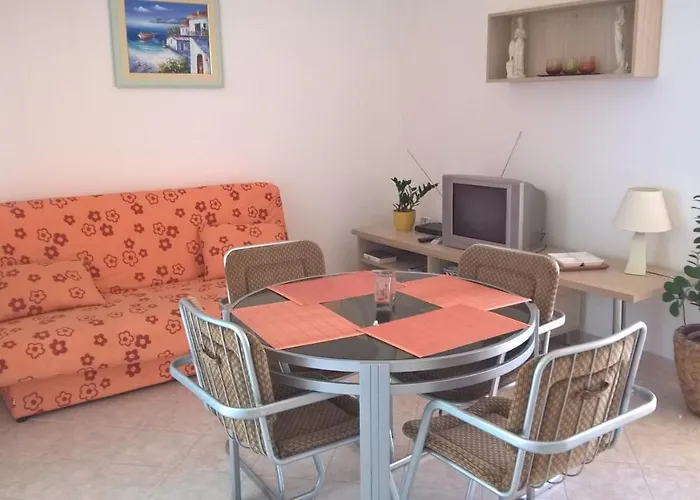 With A Parking Space - 11288 풀라