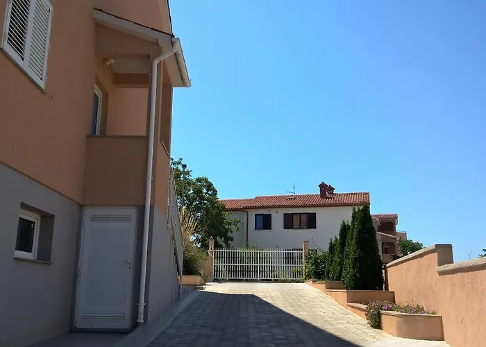 아파트 With A Parking Space - 11288 풀라