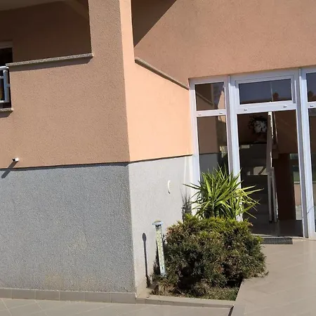 Apartman With A Parking Space - 11288 Pula